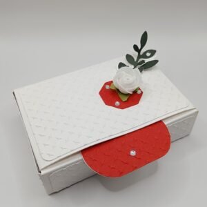 boîte artisanale rouge blanche fait main